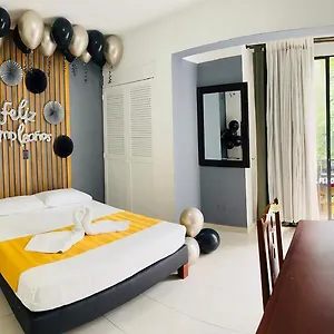 Hotel Laureles 70